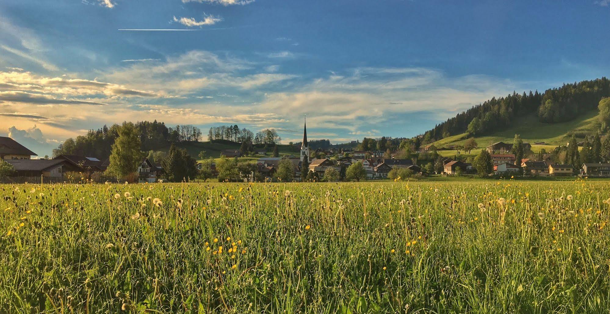 Familienhotel Adler Lingenau Bagian luar foto